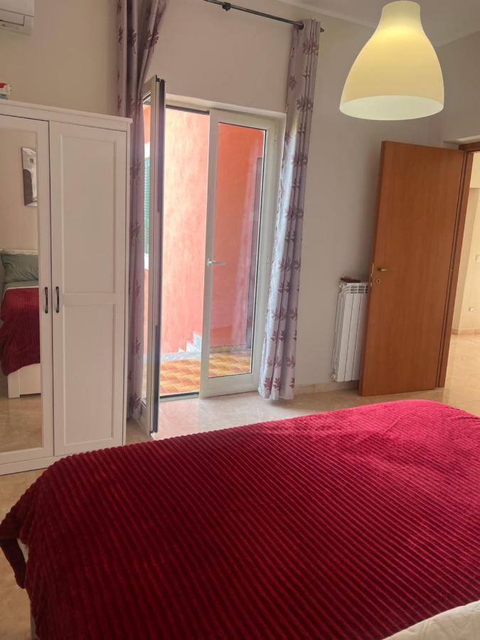 Esther Guest House Кастель-Вольтурно Екстер'єр фото