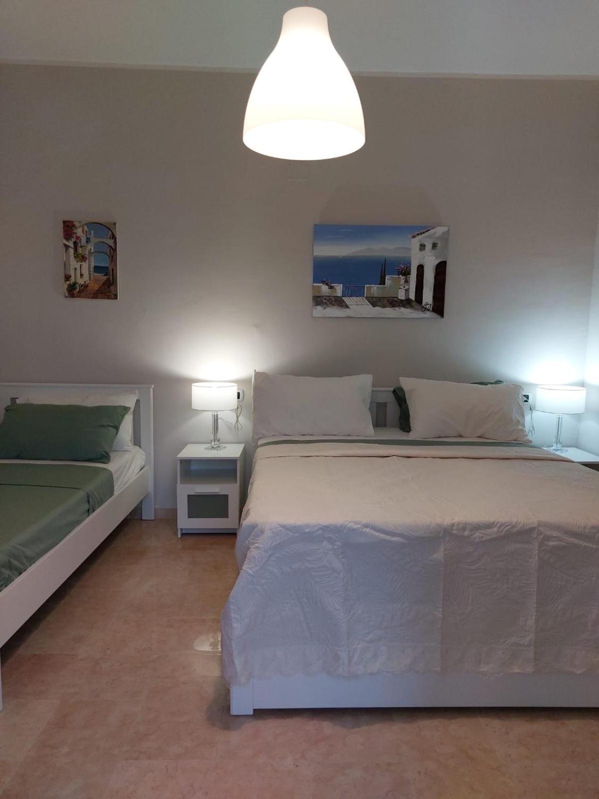 Esther Guest House Кастель-Вольтурно Екстер'єр фото